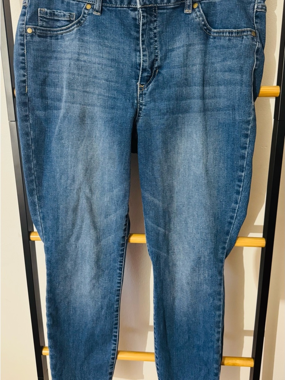 Classic Women's Skinny Jeans - Blue